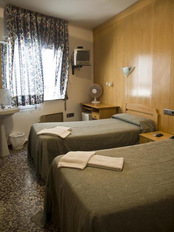 Hostal Lizana 우에스카 객실 사진